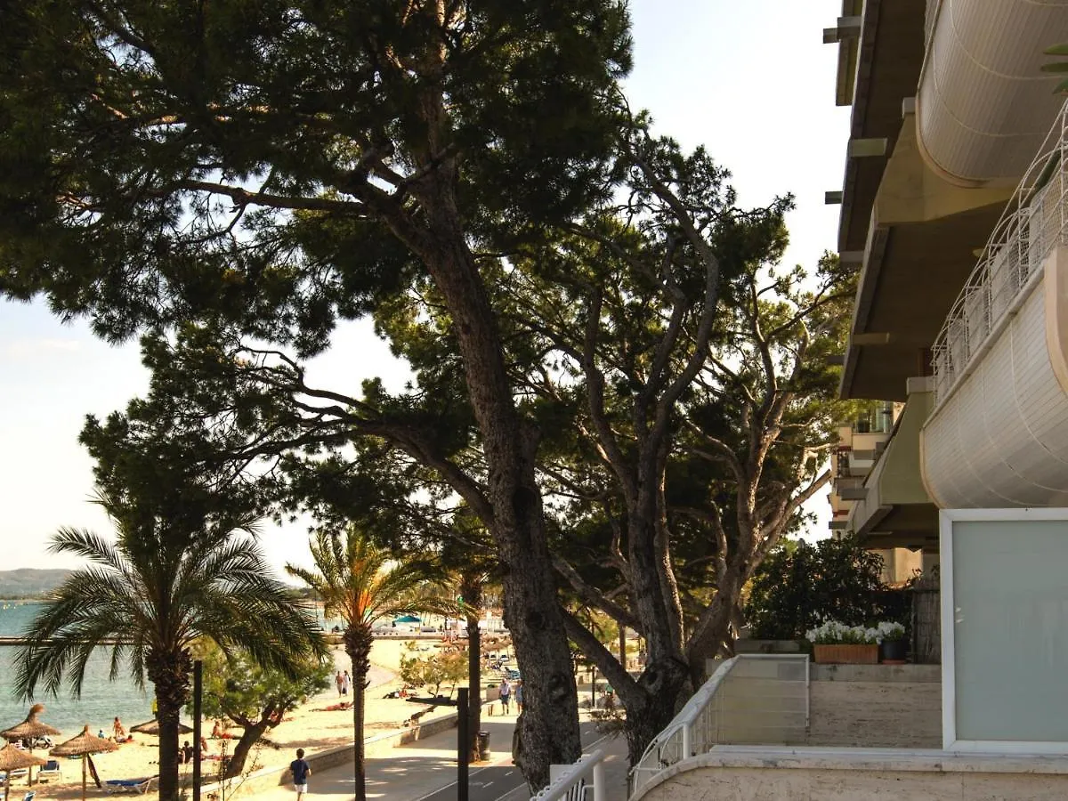 'Can Ventet' First Line Beach 포엔샤 항구